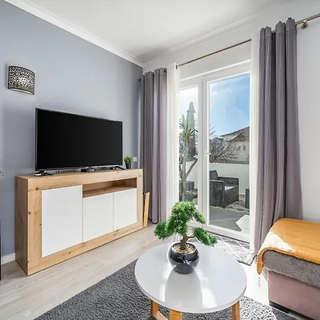 Apartment Zizas House T2 Palace